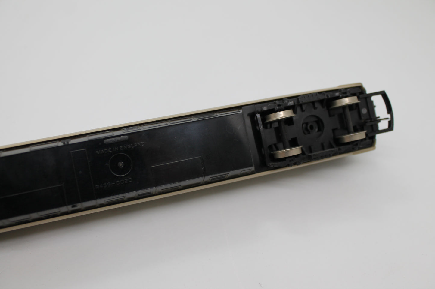 Hornby InterCity Mk3 Standard Open Coach OO Gauge (Pre-Owned)