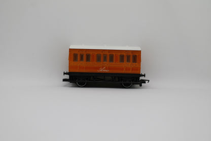Hornby Thomas & Friends Annie Coach OO Gauge (Pre-Owned)