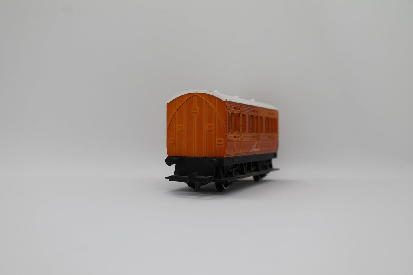 Hornby Thomas & Friends Annie Coach OO Gauge (Pre-Owned)