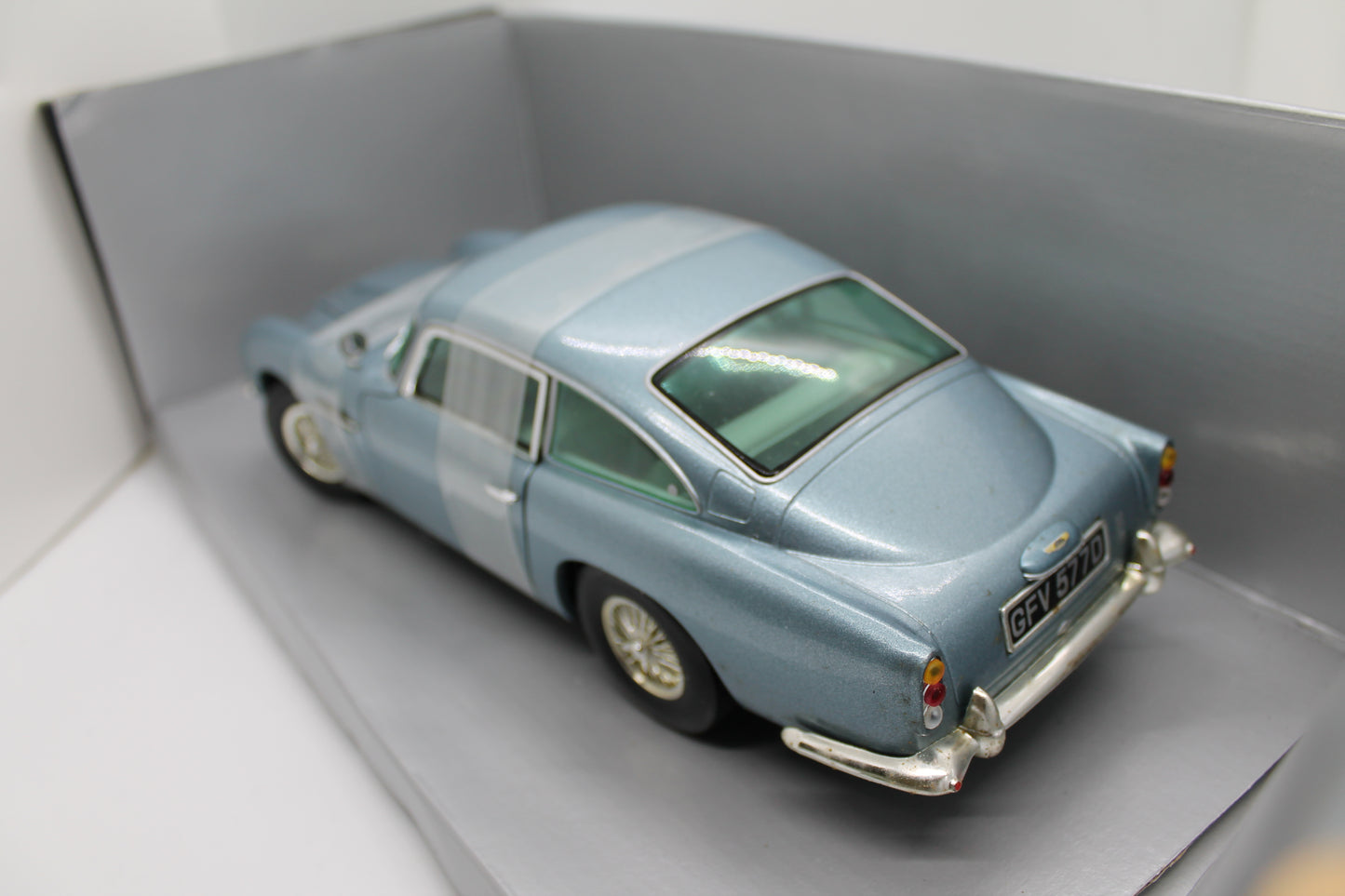 Chrono H1003 Aston Martin DB5 1963 Metallic Ice Blue 1:18 Scale Diecast Model (Pre-Owned)