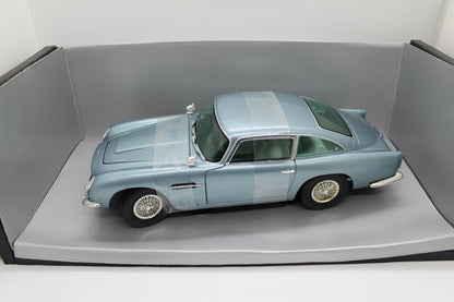 Chrono H1003 Aston Martin DB5 1963 Metallic Ice Blue 1:18 Scale Diecast Model (Pre-Owned)