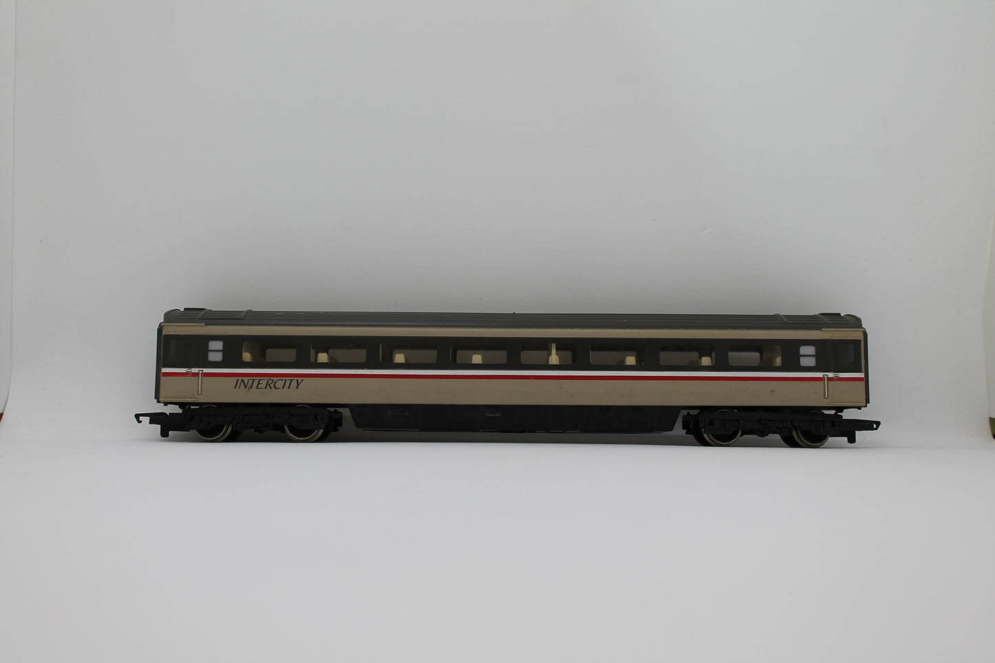 Hornby InterCity Mk3 Standard Open Coach OO Gauge (Pre-Owned)