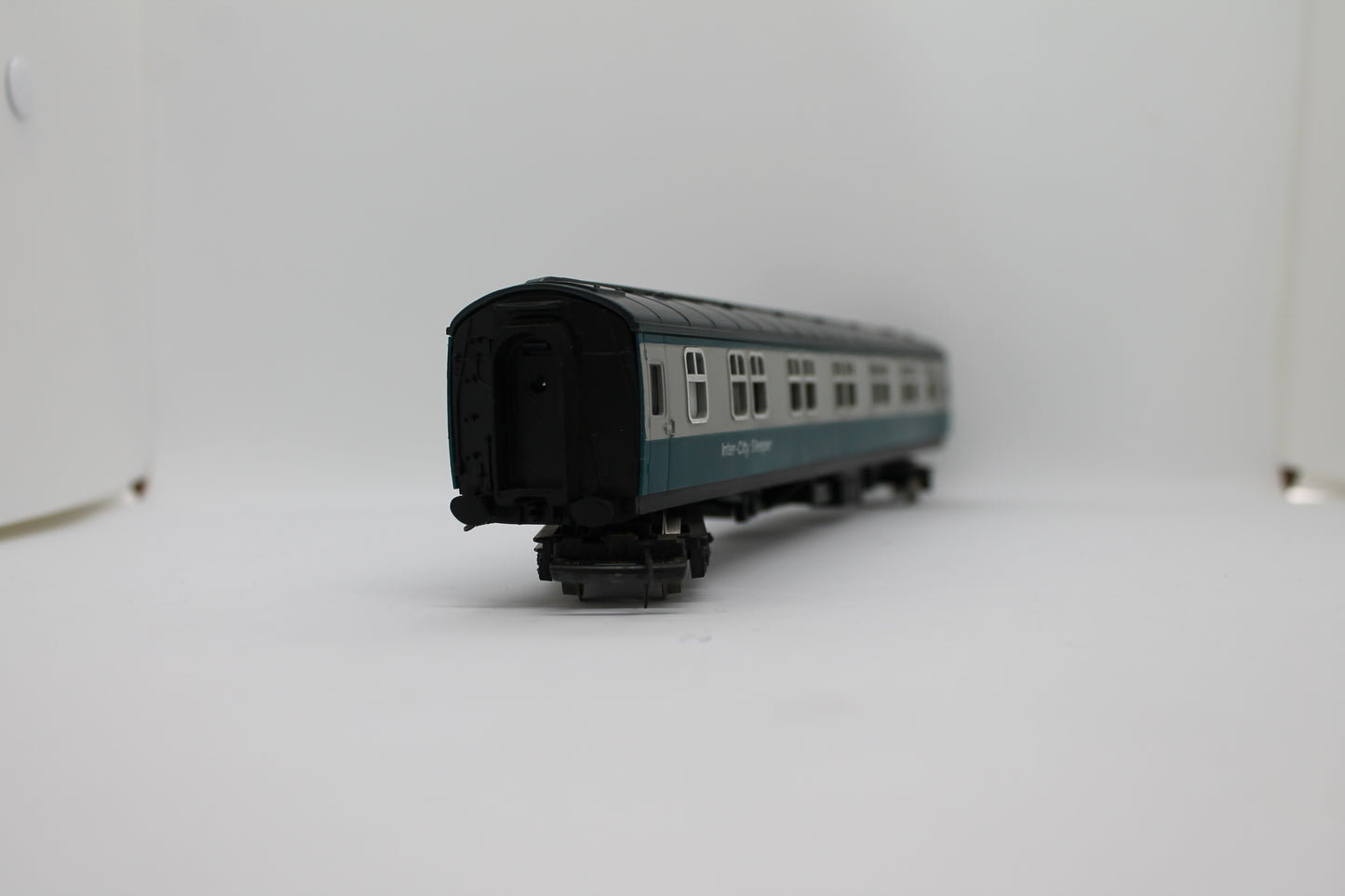 Hornby Inter-City Sleeper Coach No. 2510 OO Gauge (Pre-Owned)