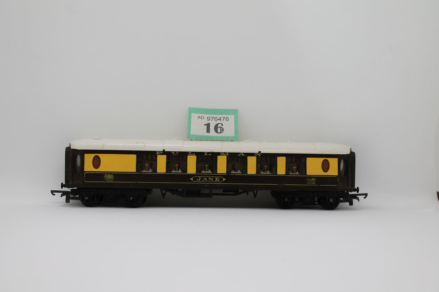 Tri-ang Pullman Parlour Car "Jane" OO Gauge Coach (Pre-Owned)