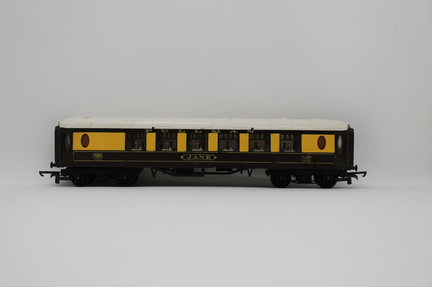 Tri-ang Pullman Parlour Car "Jane" OO Gauge Coach (Pre-Owned)
