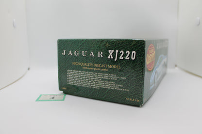 Matchbox Masterclass Jaguar XJ220 1:24 Scale Diecast Model (Pre-Owned)