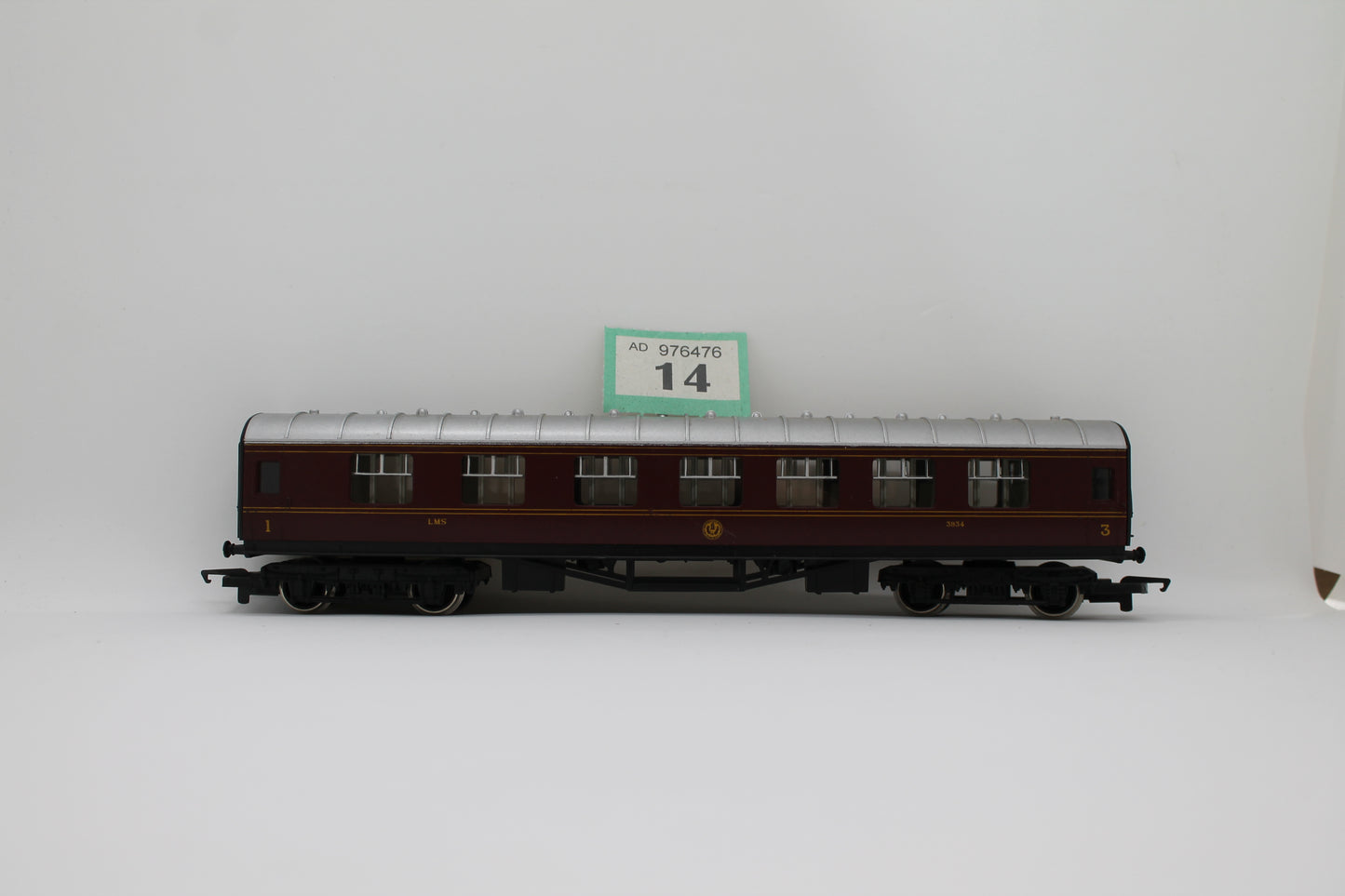 LMS 3934 Composite Corridor Coach OO Gauge (Pre-Owned)