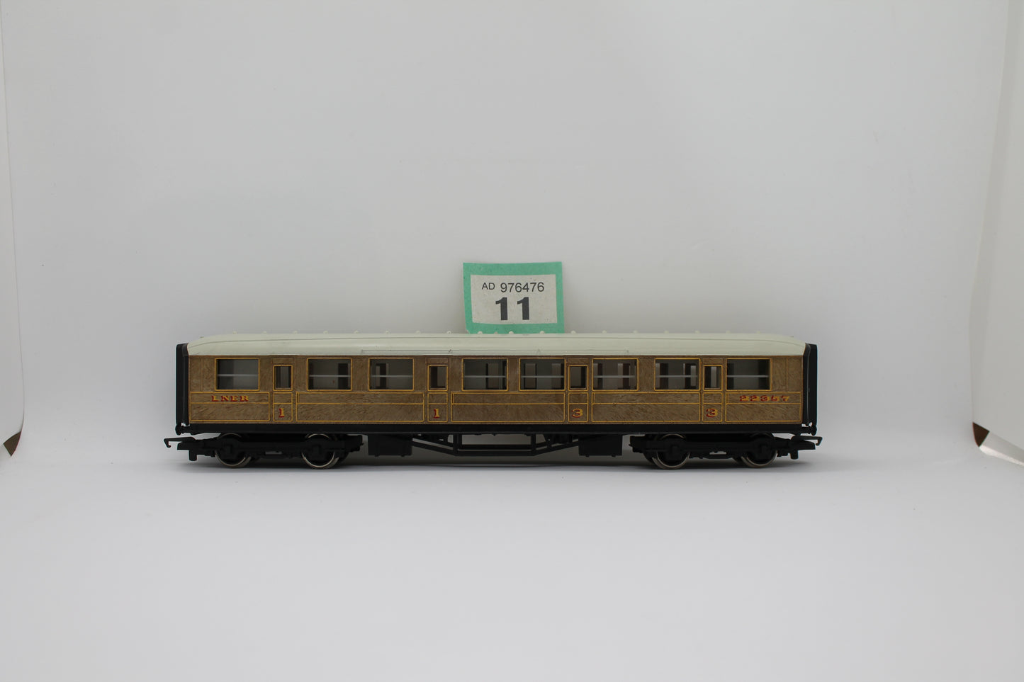 LNER 22357 Clerestory Composite Coach OO Gauge (Pre-Owned)