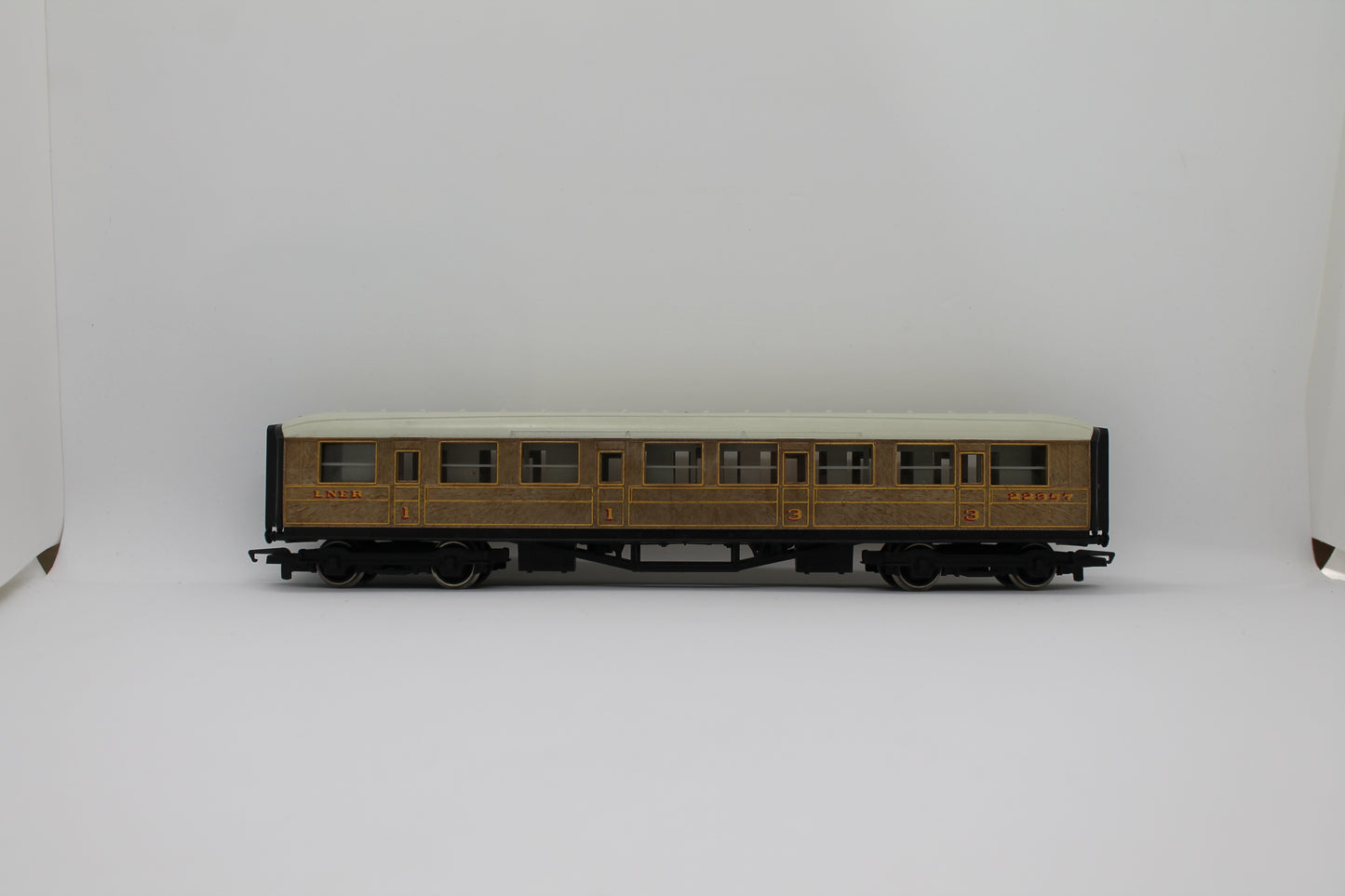 LNER 22357 Clerestory Composite Coach OO Gauge (Pre-Owned)