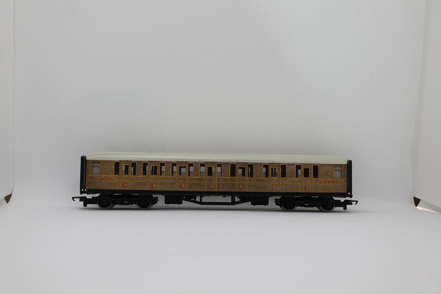 LNER 22357 Clerestory Composite Coach OO Gauge (Pre-Owned)