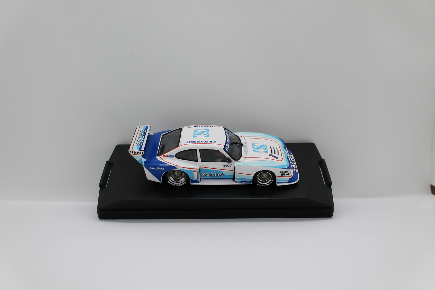 Quartzo 3027 Ford Capri Gr.5 "Sachs" 1:43 Scale Diecast Model (Pre-Owned)
