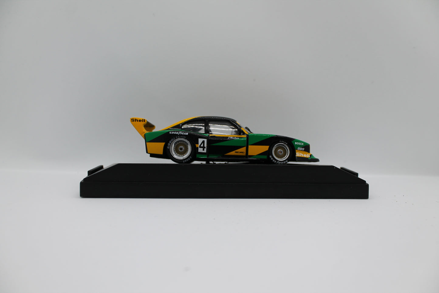 Quartzo 3028 Ford Capri Gr.5 "Pentosin" 1:43 Scale Diecast Model (Pre-Owned)