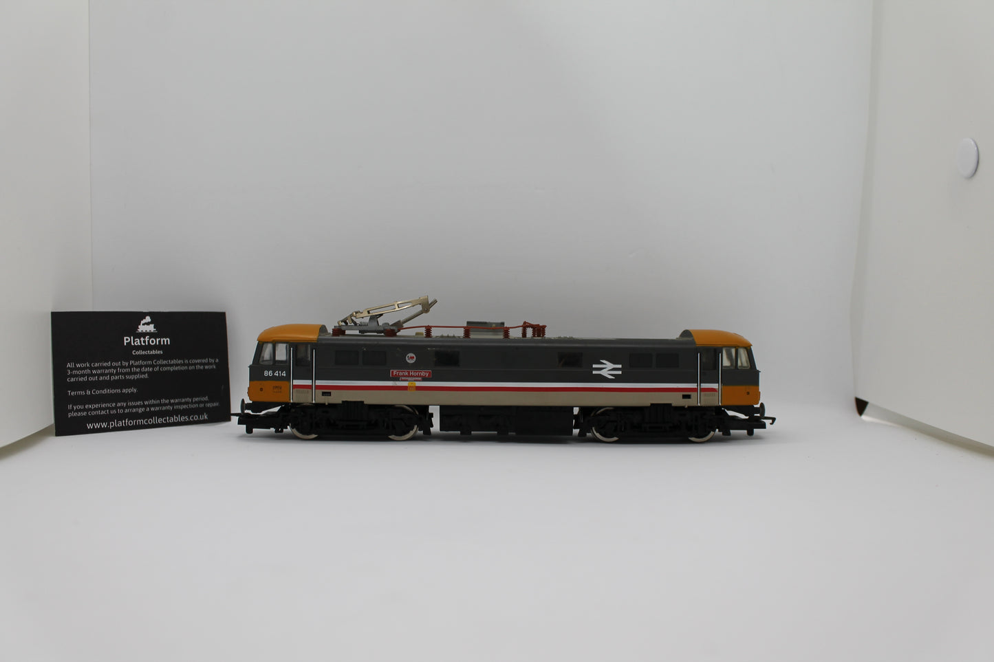 Hornby R388 BR Class 86 86414 "Frank Hornby" Electric Locomotive OO Gauge (Pre-Owned)