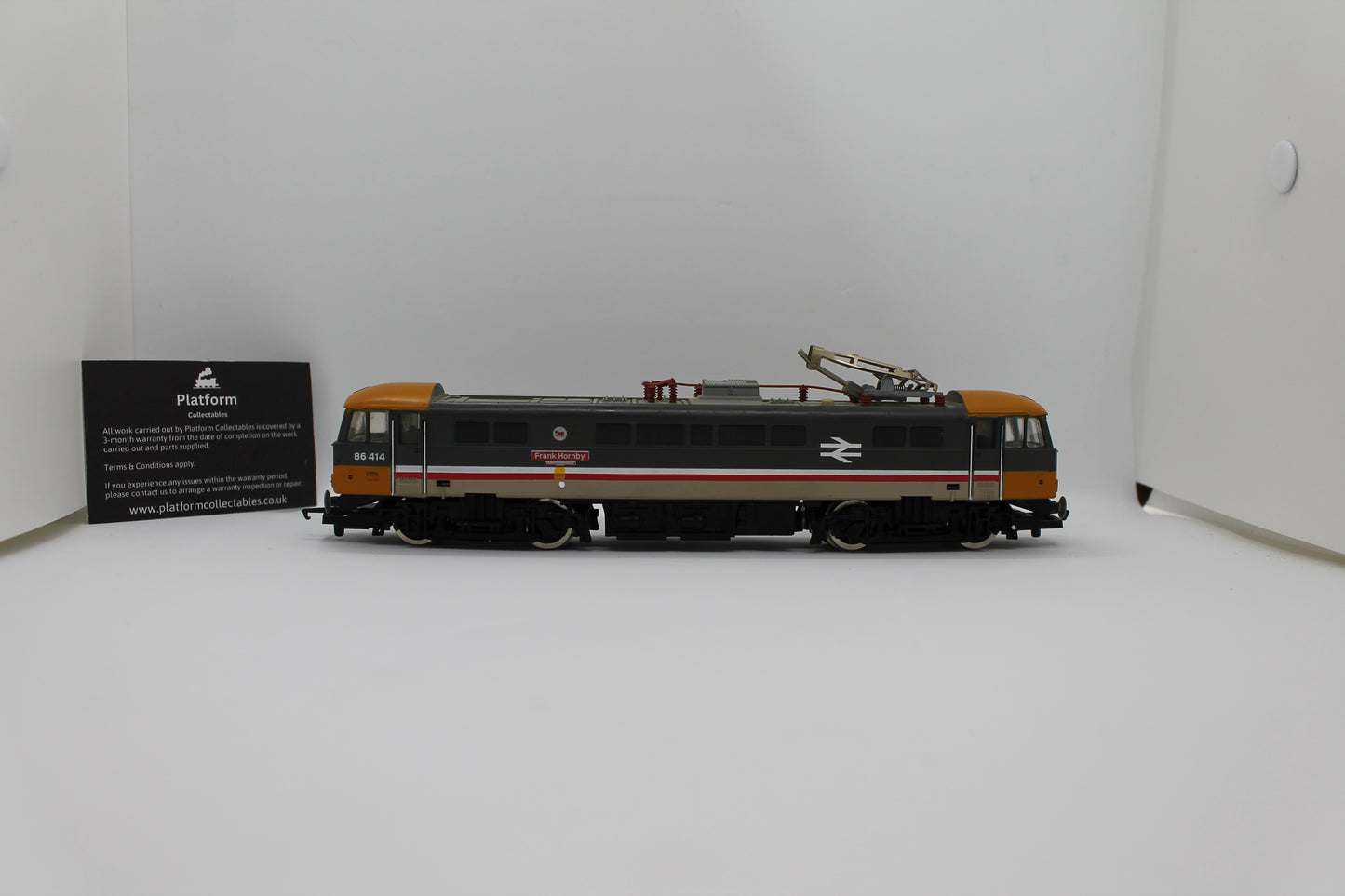 Hornby R388 BR Class 86 86414 "Frank Hornby" Electric Locomotive OO Gauge (Pre-Owned)