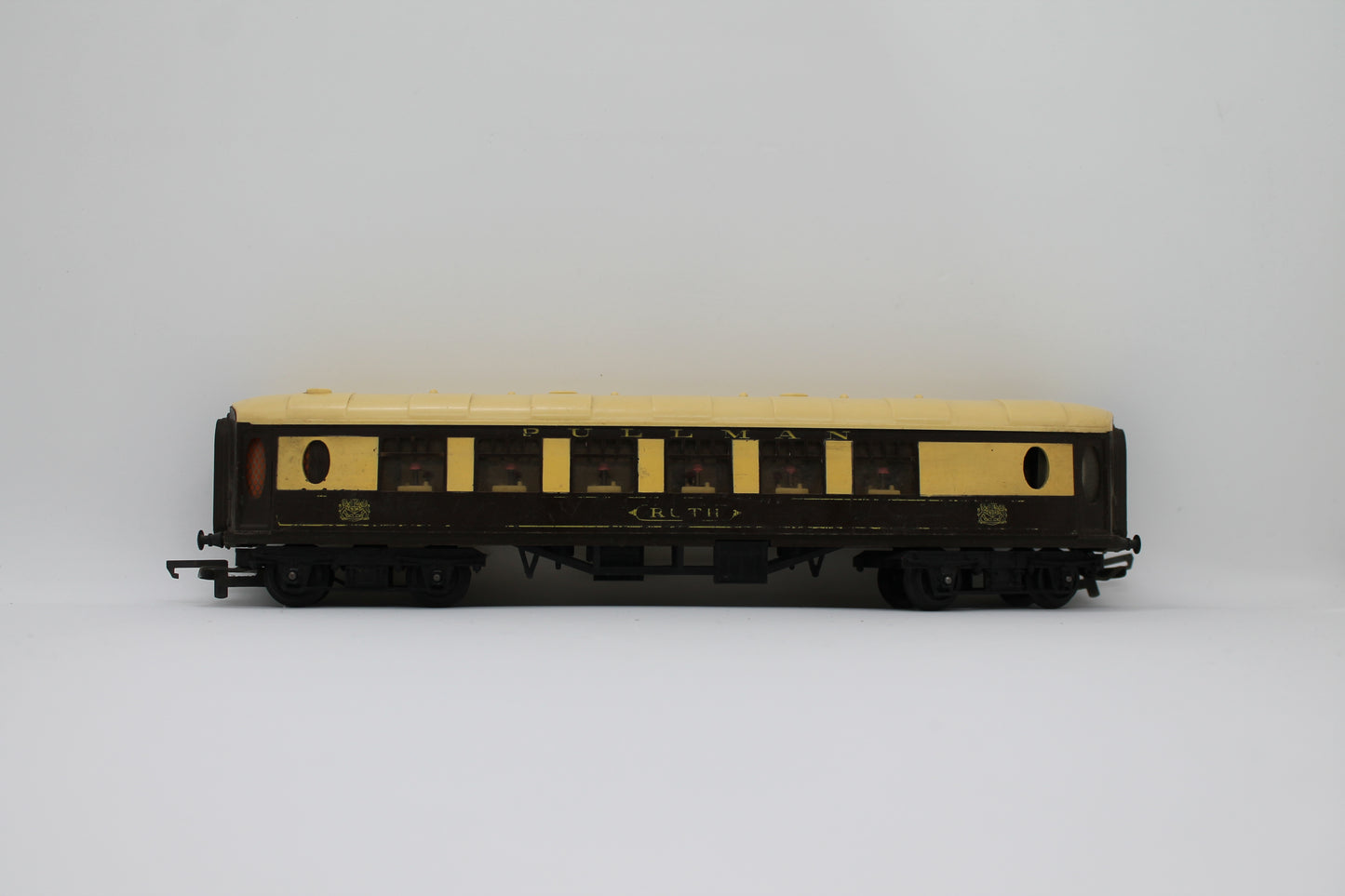 Tri-ang Pullman Parlour Car "Ruth" OO Gauge Coach (Pre-Owned)