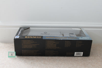 NewRay LongHauler Renault AE500 Magnum Truck Diecast Model 11503 (Pre-Owned)
