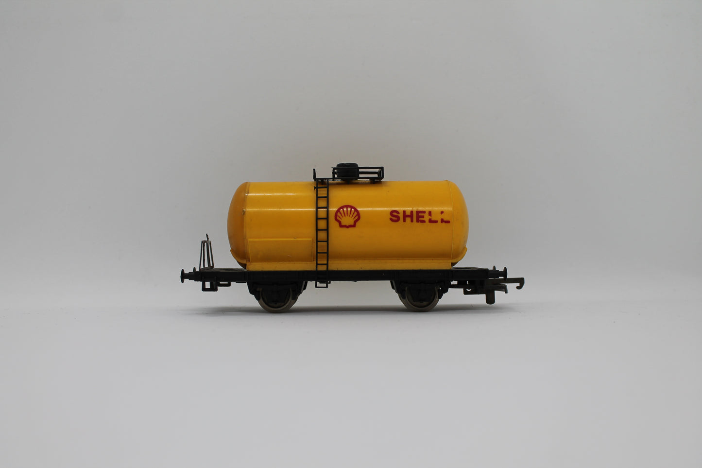 Shell Petroleum Tank Wagon OO Gauge (Pre-Owned)