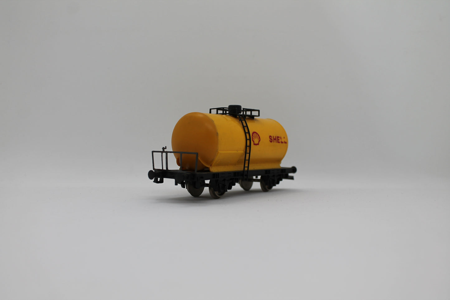 Shell Petroleum Tank Wagon OO Gauge (Pre-Owned)