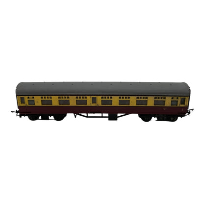 Tri-ang Restaurant Car – Maroon and Cream – OO Gauge – Poor Condition (1 of 3)