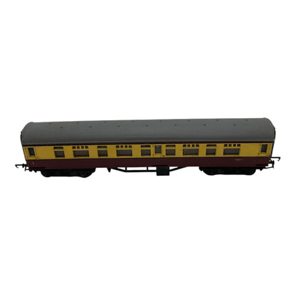 Tri-ang Restaurant Car – Maroon and Cream – OO Gauge – Poor Condition (1 of 3)