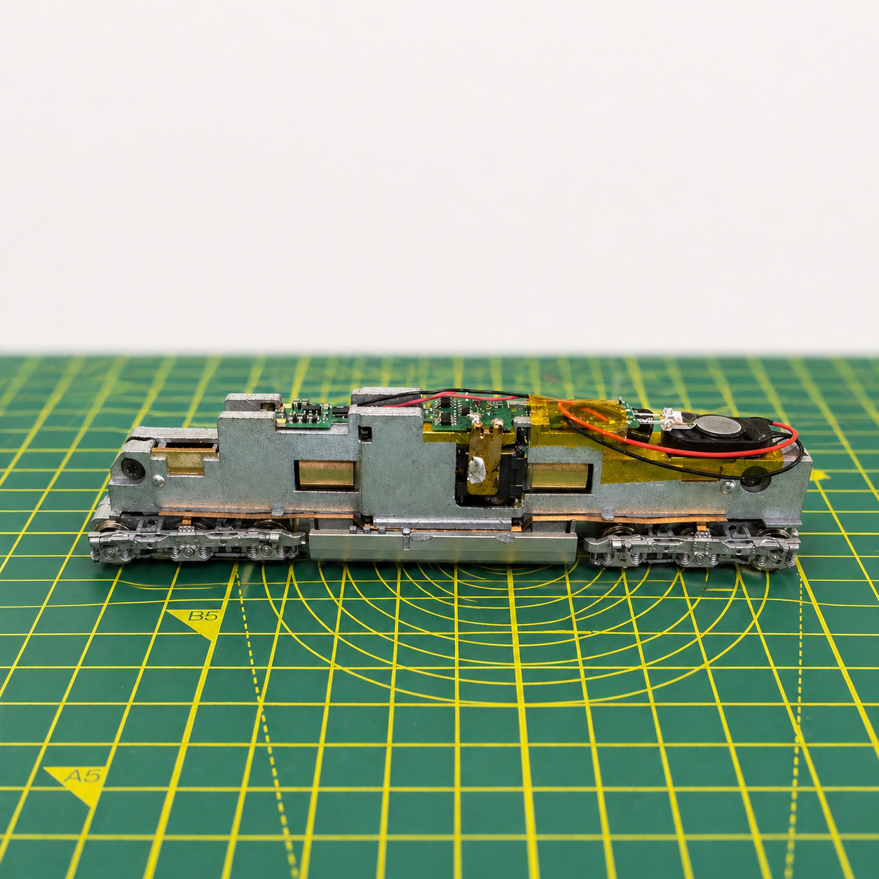 DCC sound conversion in model locomotive with speaker and decoder fitted